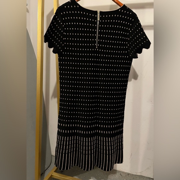 Ted Baker NWT gold and black dress. Size 3 (US 8-10). - Picture 4 of 6